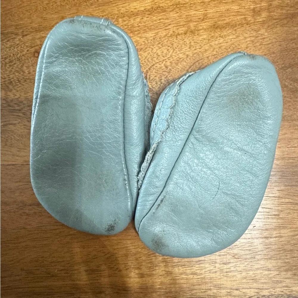 Feather & Filly Handcrafted Gray Leather Soft Sole Shoe Size 2 Infant Soft